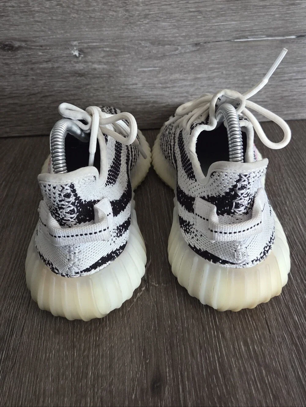 Adidas Yeezy Boost 350 V2 Zebra CP9654 Size 6 Pre-Owned